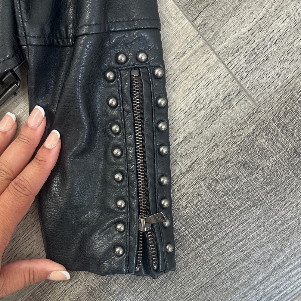 Floral Embroidered Black Leather Jacket - Picture 3 of 5